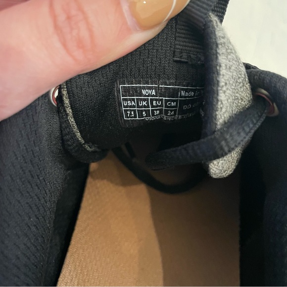 Vionic sneakers - Picture 2 of 4